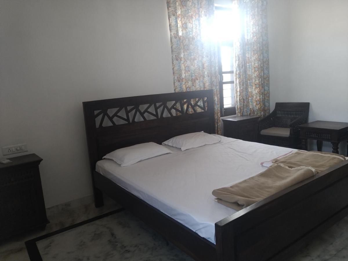 Ajay Bhawan Hotel Udajpur Zewnętrze zdjęcie